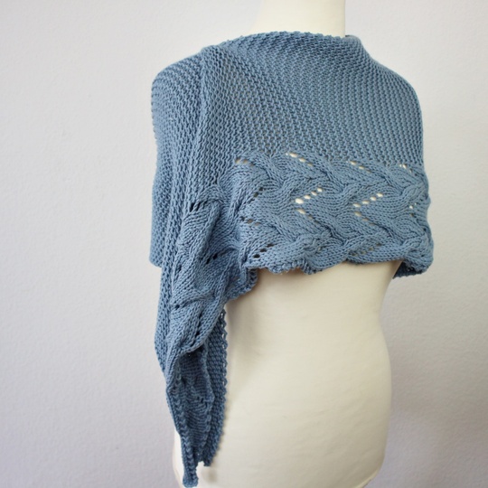 Strickanleitung Dreieckstuch einfach mit Loch- und Zopfmuster PDF Download