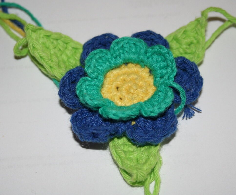 7 verschiedene Gänseblümchen mit Blättern, Applikationen für Taschen, Schuhe, Haarbänder etc. - Bild 12