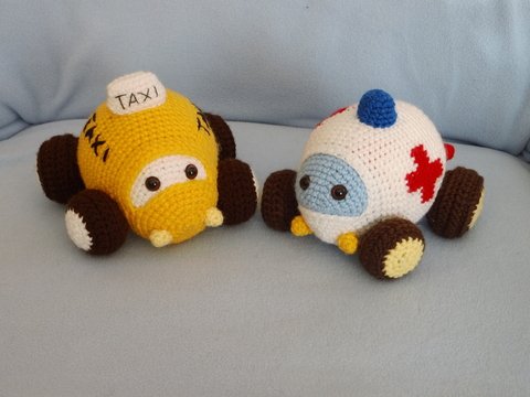 Häkelanleitung, Karli Krankenwagen & Timmy Taxi