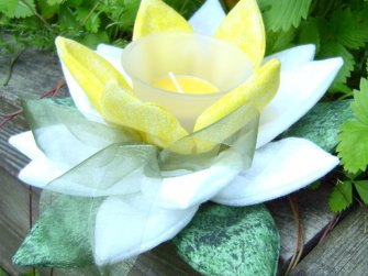 E-Book Seerosen- oder Chrysanthemenwindlicht