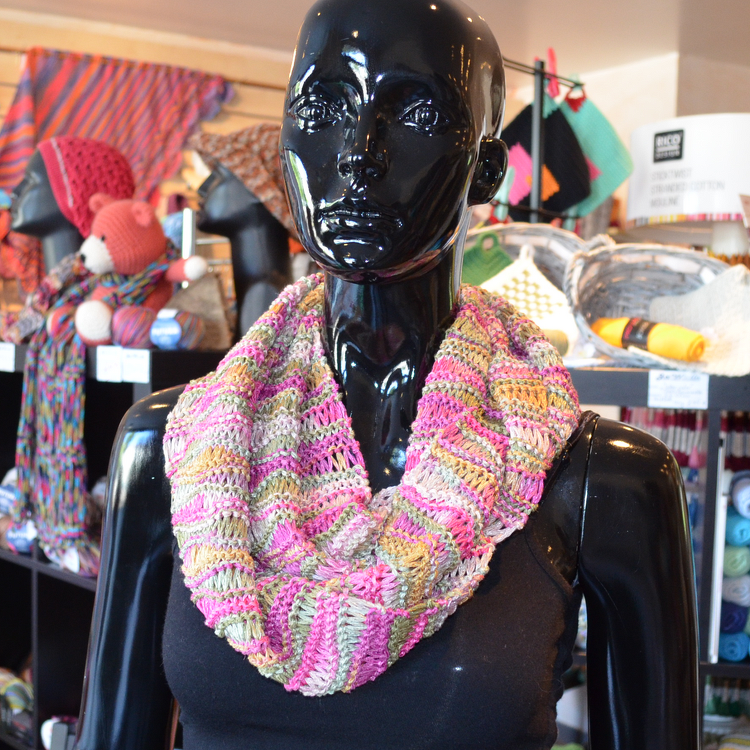 Wellen-Schal mit hohen Maschen - Bild 3