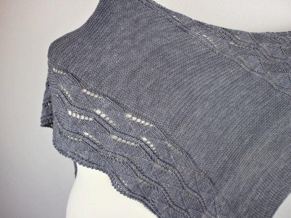 Knitting pattern shawl "The young Mouse"