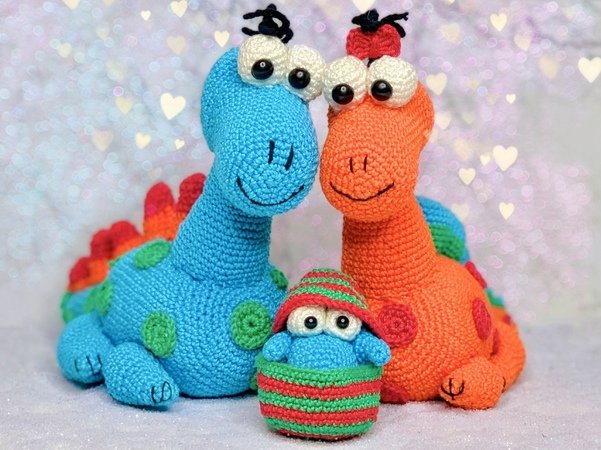 The dino family - crochet pattern