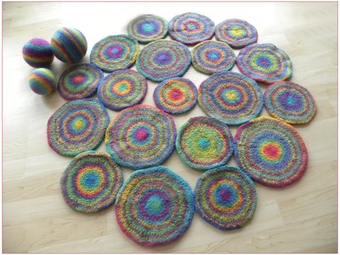 Spielteppich mit Kugeln Häkeln & Filzen 