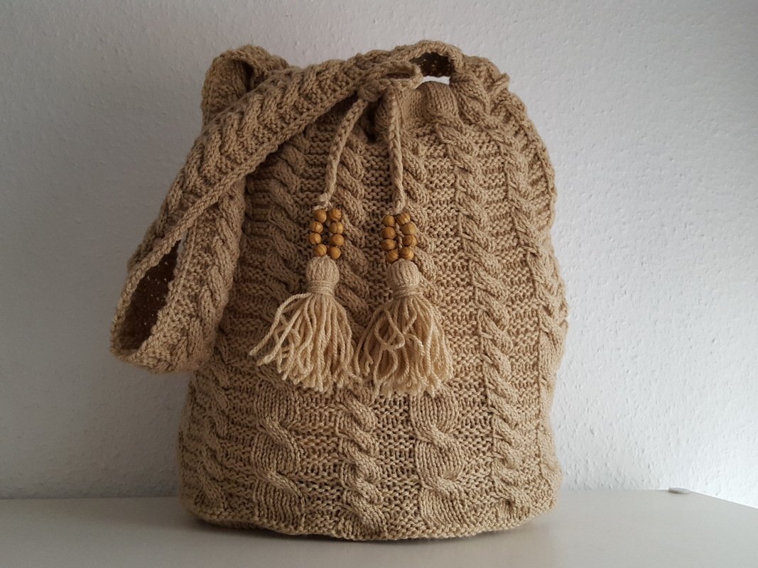 49 Strickanleitung Häkelanleitung Mochila Rucksack beige Zopfmuster - Bild 4