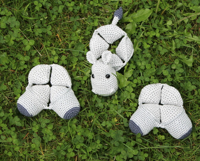 Crochet an Amish Puzzle Ball – a hippo that comes apart (EN & DE)