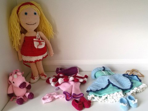 Häkelanleitung Kleiderpuppe Celina Sparpaket - Puppe Celina und 3 Outfits zum Umziehen