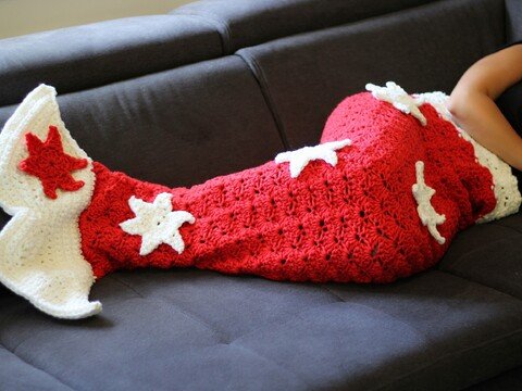 einfache Häkelanleitung für eine weihnachtliche Meerjungfrau-Decke