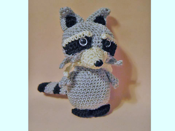 Kuscheltier Waschbär - auch als Greifling - Häkelanleitung