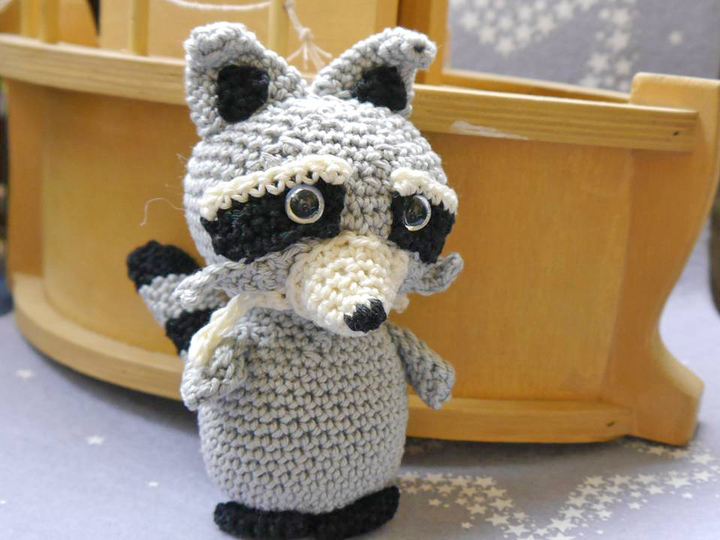Kuscheltier Waschbär - auch als Greifling - Häkelanleitung