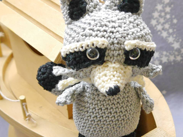 Kuscheltier Waschbär - auch als Greifling - Häkelanleitung
