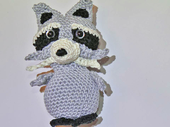 Kuscheltier Waschbär - auch als Greifling - Häkelanleitung