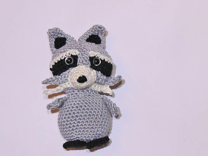 Kuscheltier Waschbär - auch als Greifling - Häkelanleitung