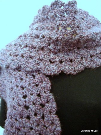 Double V Shell Scarf with Scalloped Edges