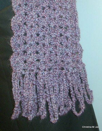 Double V Shell Scarf with Scalloped Edges