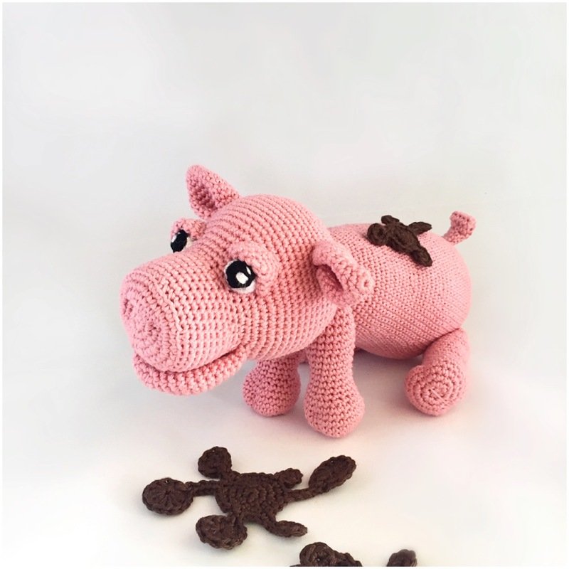 A nice pattern of a cute pig, clearly described with photos in Dutch, Deutsch and English US-terms - Image 4