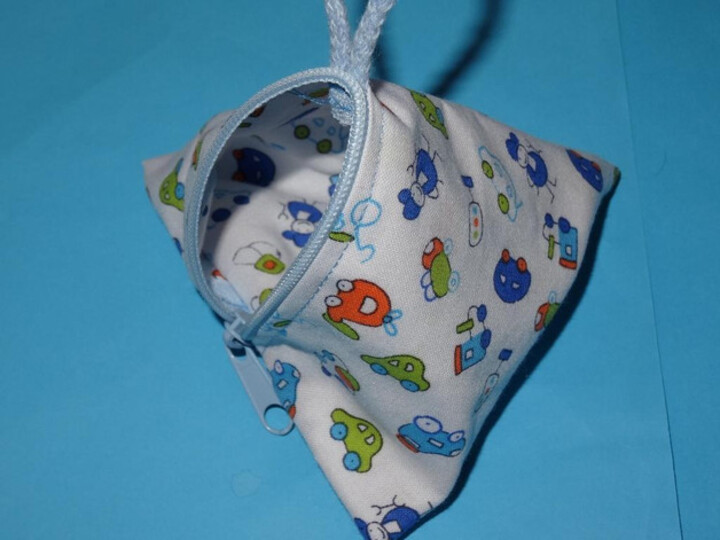 Pyramidentasche Schnullertasche Schlüsselanhänger nähen blitzschnell mit nur 6 Nähten