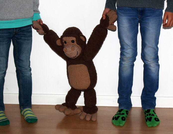 Gorilla häkeln – ein großes Kuscheltier von ca. 60 cm (deutsche Anleitung)