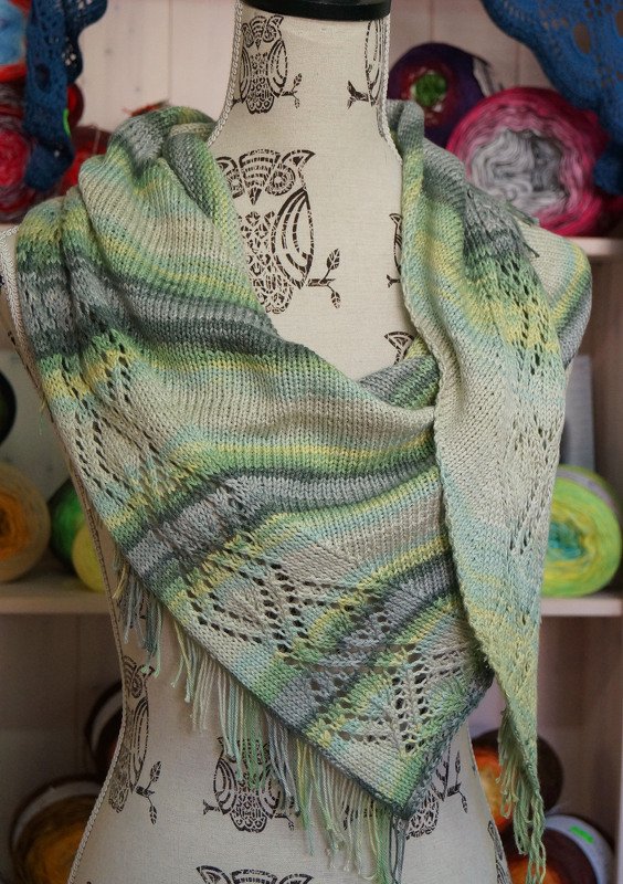 Anleitung zum stricken Tuch *Farindel* Dreieckstuch mit angestrickten Fransen