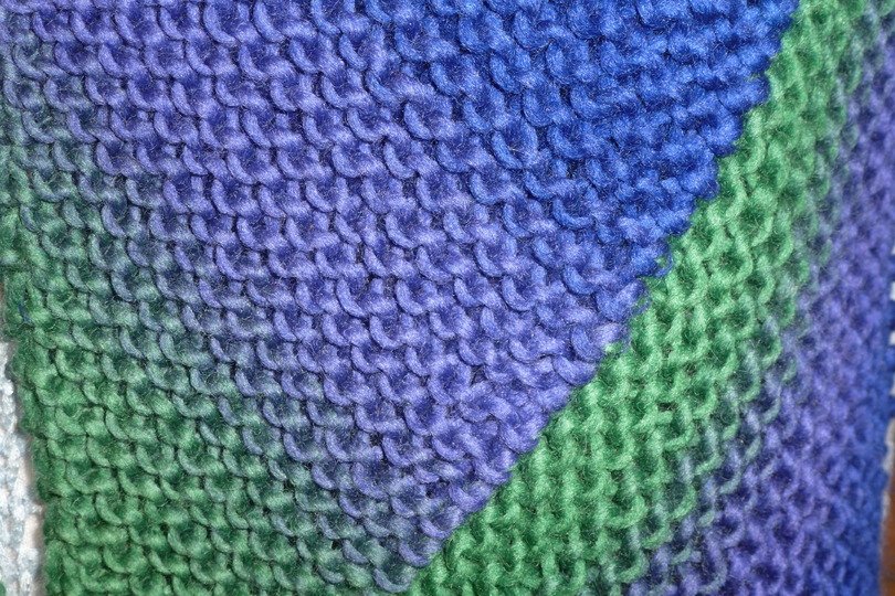 Schal mit Dreiecken gestrickt