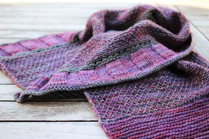 Triangular Scarf "Solveig", knitting pattern, easy to knit