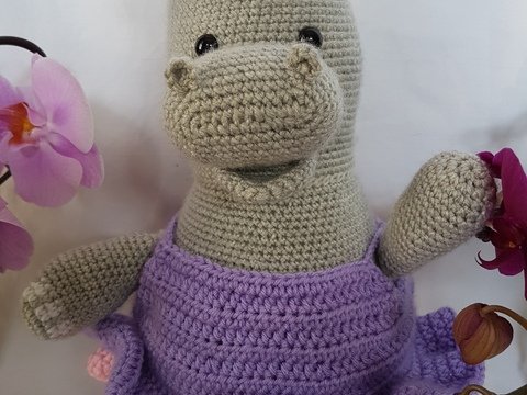 Häkelanleitung "Tanzendes Nilpferd" (34 cm groß)