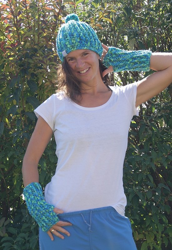 Winter-Set aus Haube, Stulpen und Legwarmers - Bild 3