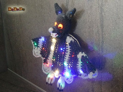 Beleuchtung, Fledermaus Flexa, die gruselige Halloween Dekoration, eine Häkelanleitung von Dadade 