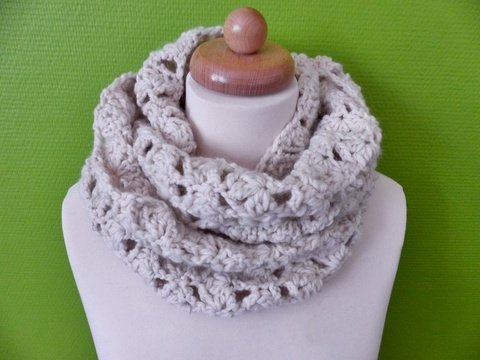 Beiger Häkel-Loop; E-Book