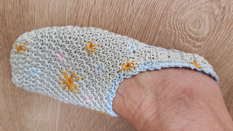 Hausschuhe Slippers "Eissterne" - alle Größen - Häkelanleitung