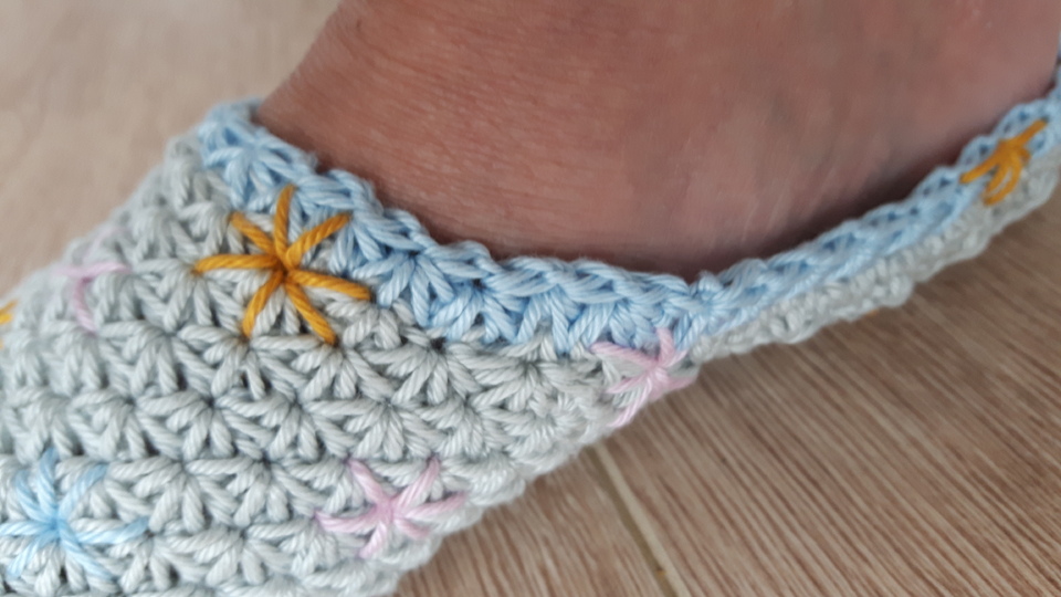 Hausschuhe Slippers "Eissterne" - alle Größen - Häkelanleitung