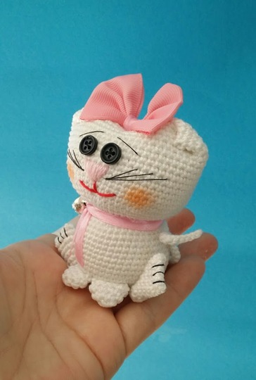 Amigurumi " Weiße Miautzi " 8 cm Groß
