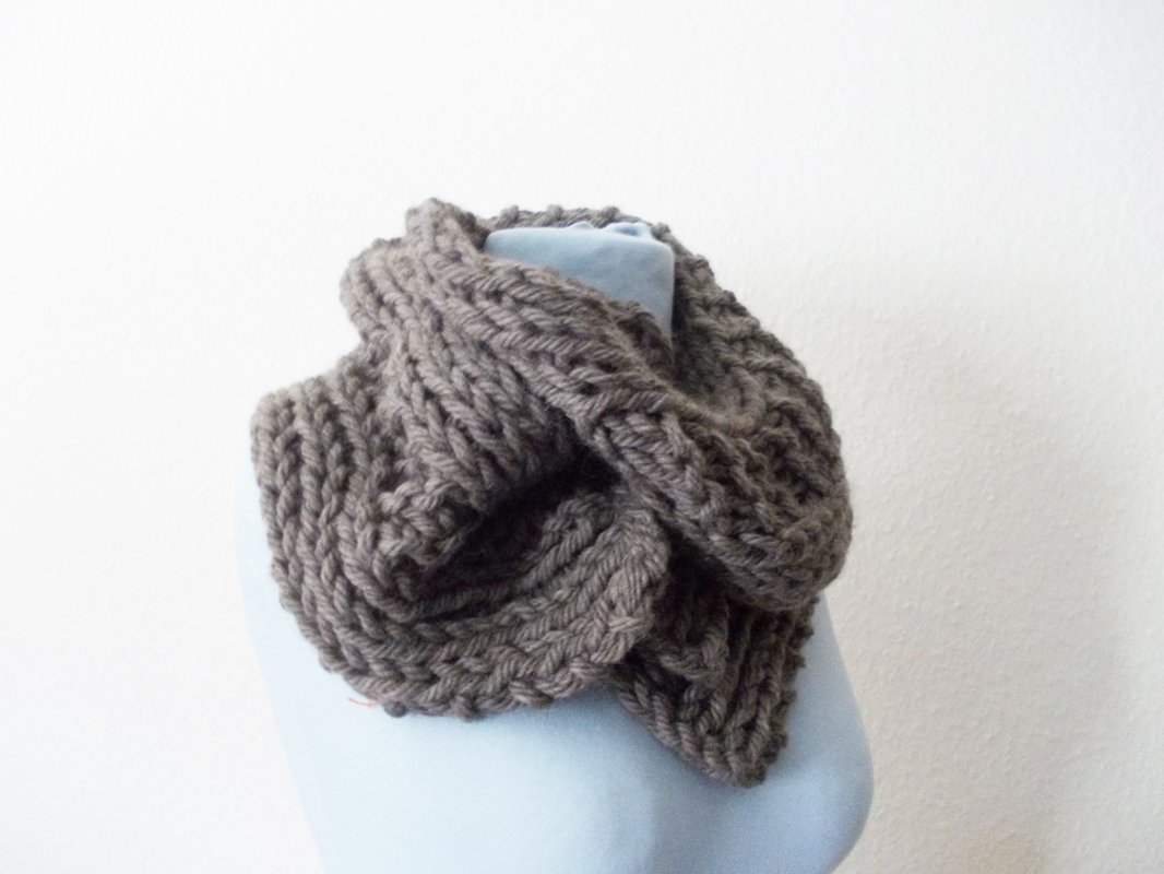 Strickschal, offener Loop, ca. 25 cm  x ca. 140 cm (Breite und Länge variiierbar), unisex, toll für Anfänger - Bild 8