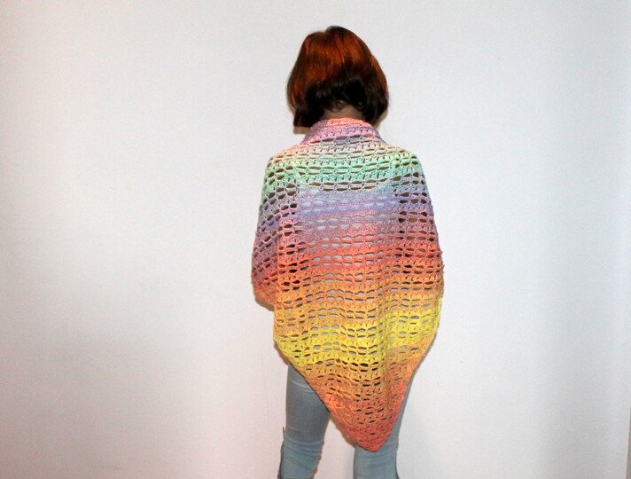 Regenbogen Dreieckstuch Häkelanleitung