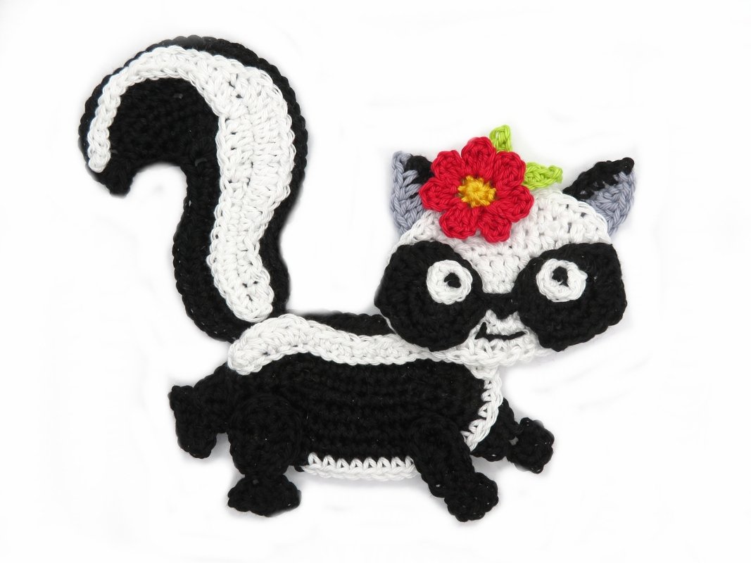 Skunk Crochet Applique Pattern - Image 2
