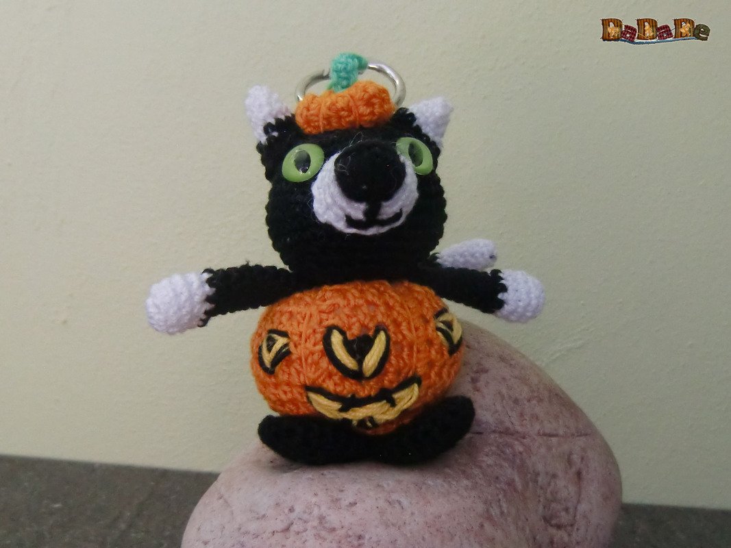 Schlüsselanhänger Kürbis - Katze, mit Chiptasche oder Dekoration, eine Häkelanleitung von Dadade 