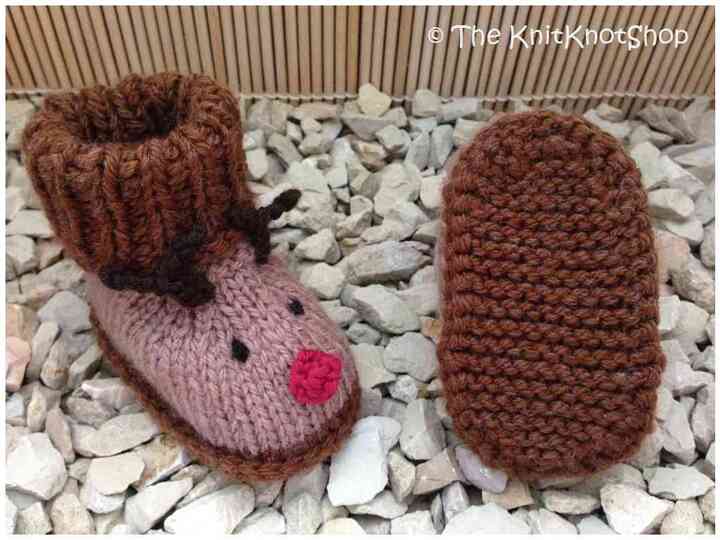Strickanleitung Babyschuhe Rudolph das rotnasige Rentier