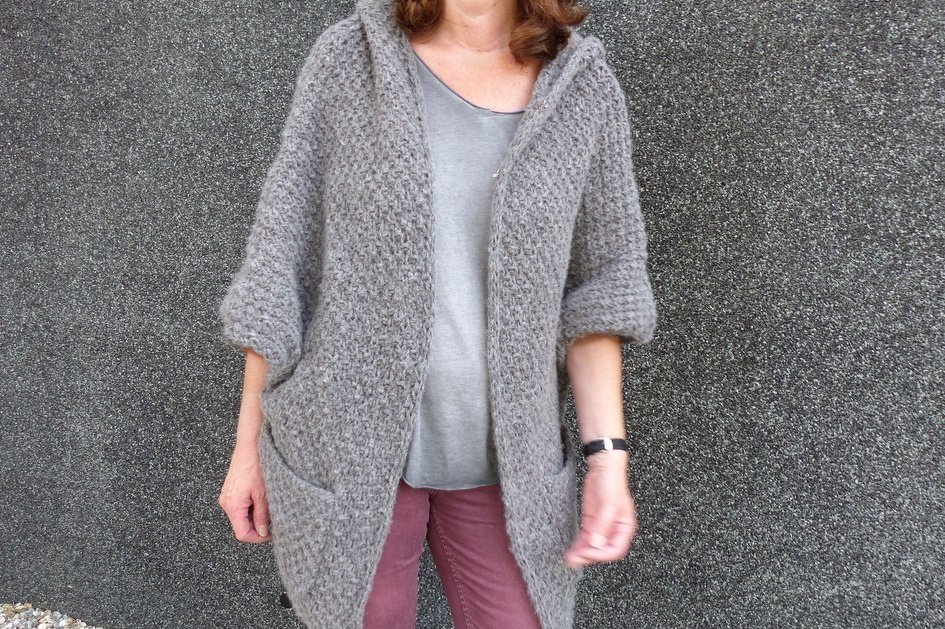 Kapuzen-Cape, Strickanleitung M, L, XL