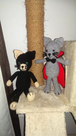 Crochet Pattern - Vampire Cat, perfect for Halloween!  
