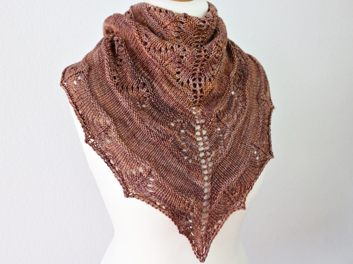 Strickanleitung Dreieckstuch für mit einfachm Lacemuster anfängerfreundlich