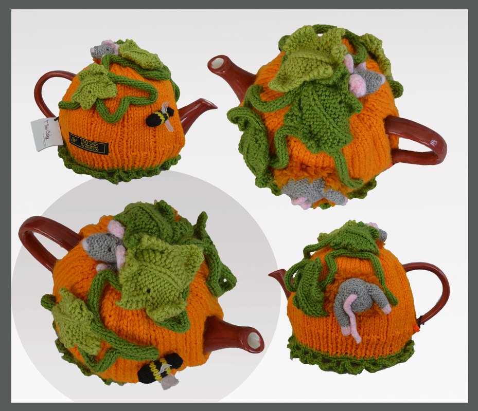 Pumpkin Field Mouse Tea Cosy