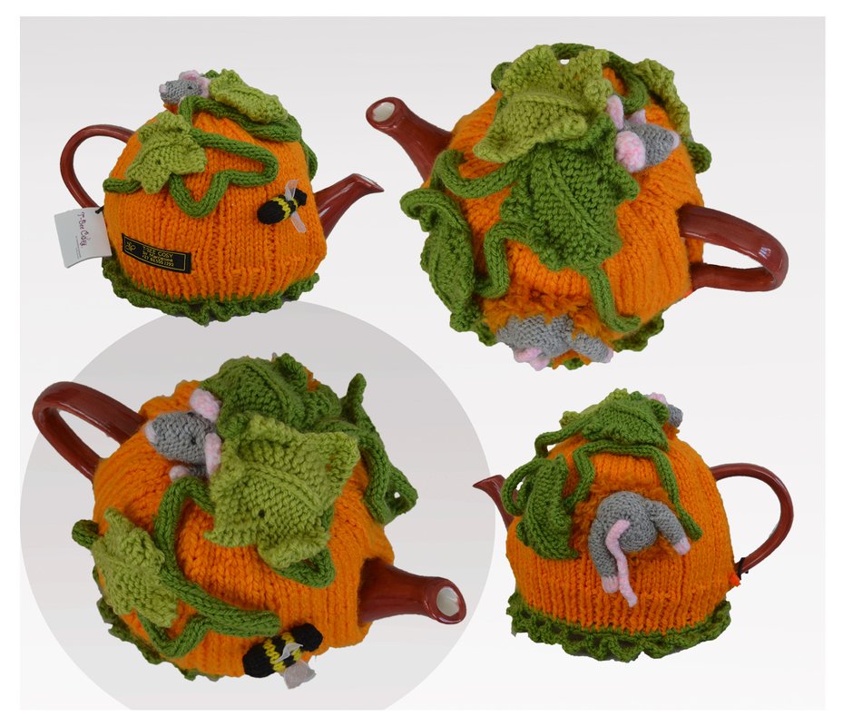 Pumpkin Field Mouse Tea Cosy - Image 2