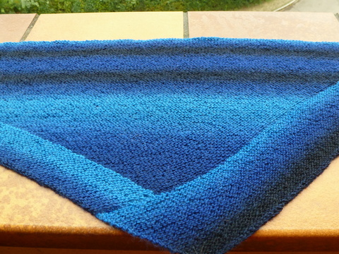 asymetrisches Dreiecktuch in blau