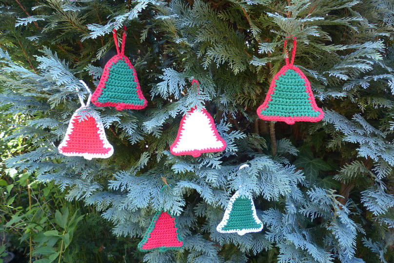 Weihnachtsbaumanhänger häkeln - Weihnachtsgirlande 