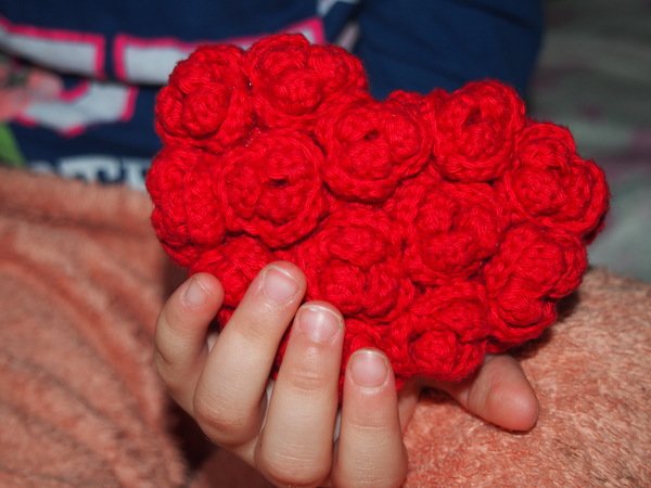 Red Rose Heart - crochet pattern