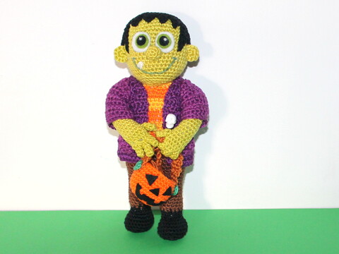 Frankenstein Junior – Halloween crochet pattern, approx. 25 cm (amigurumi)