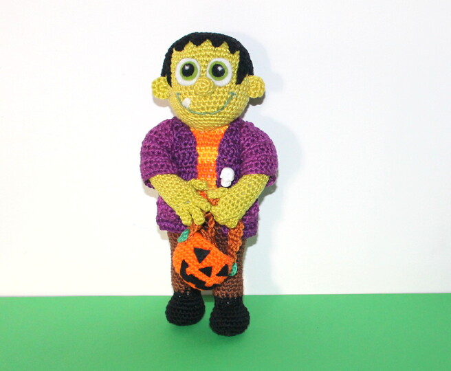 Frankenstein Junior – Halloween crochet pattern, approx. 25 cm (amigurumi)