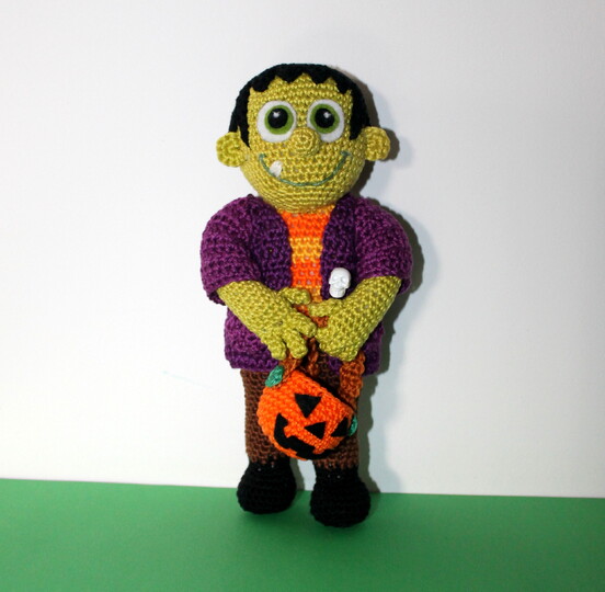 Frankenstein Junior – Halloween crochet pattern, approx. 25 cm (amigurumi)