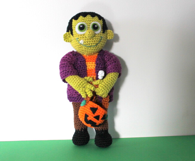 Frankenstein Junior – Halloween crochet pattern, approx. 25 cm (amigurumi)