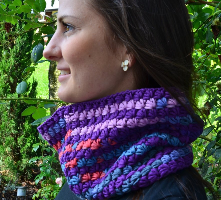 Loop Enna zweifarbig gehäkelt im Sternchenmuster